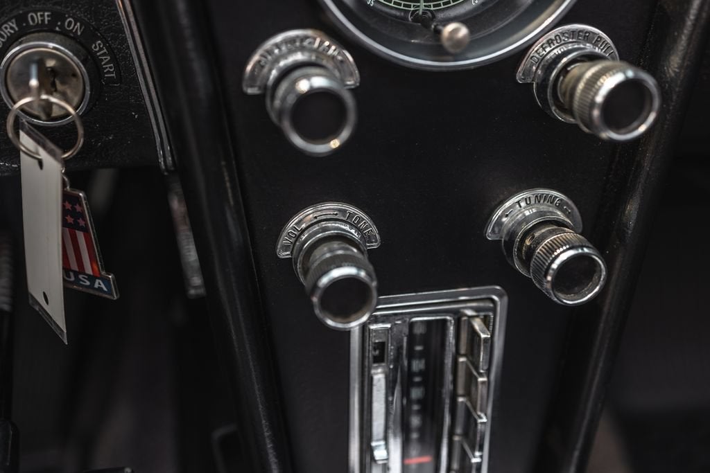 1966 Chevrolet CORVETTE Base