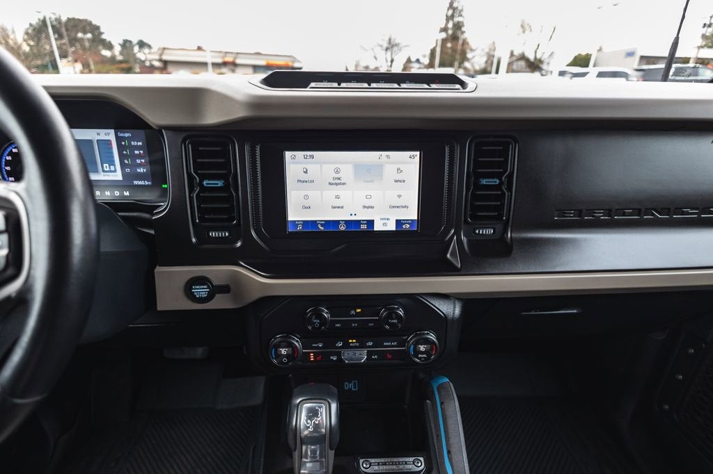 2021 Ford Bronco Base