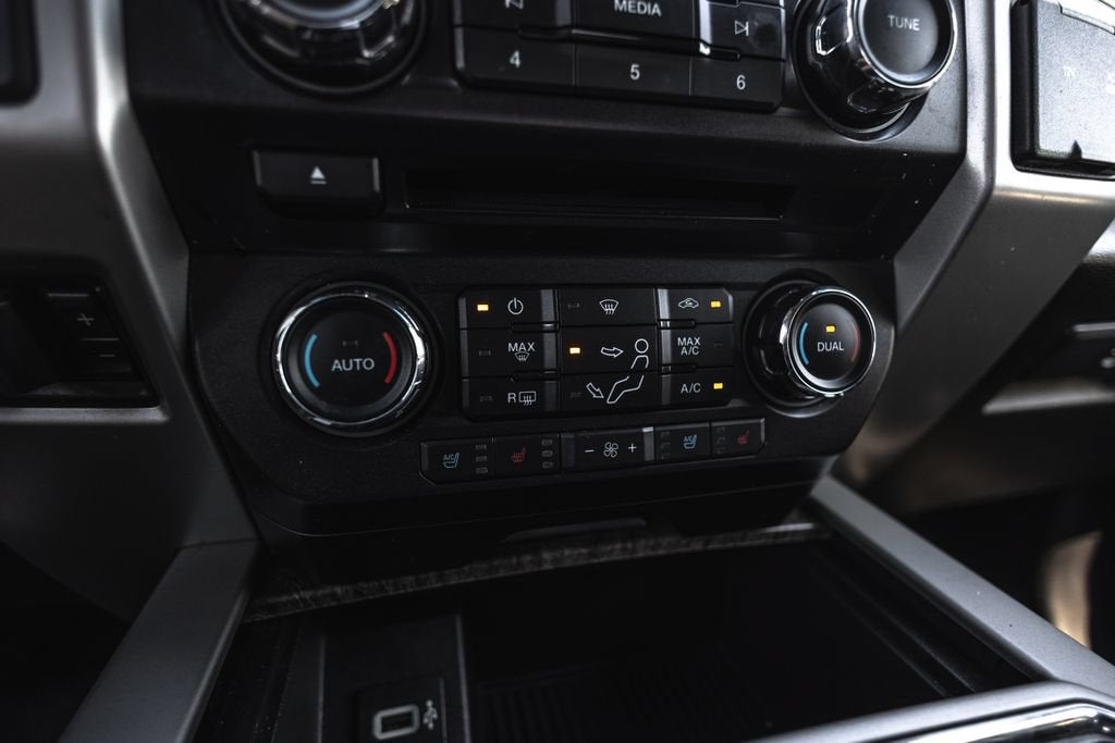 2017 Ford Super Duty F-350 DRW XLT