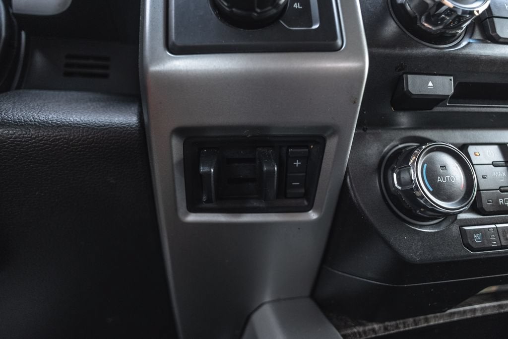 2017 Ford Super Duty F-350 DRW XLT
