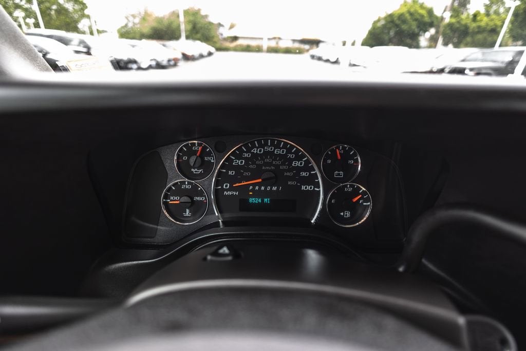 2025 Chevrolet Express Passenger 1LT
