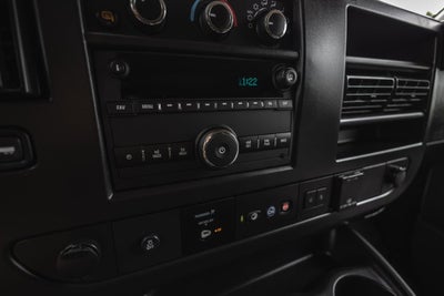 2025 Chevrolet Express Passenger 1LT