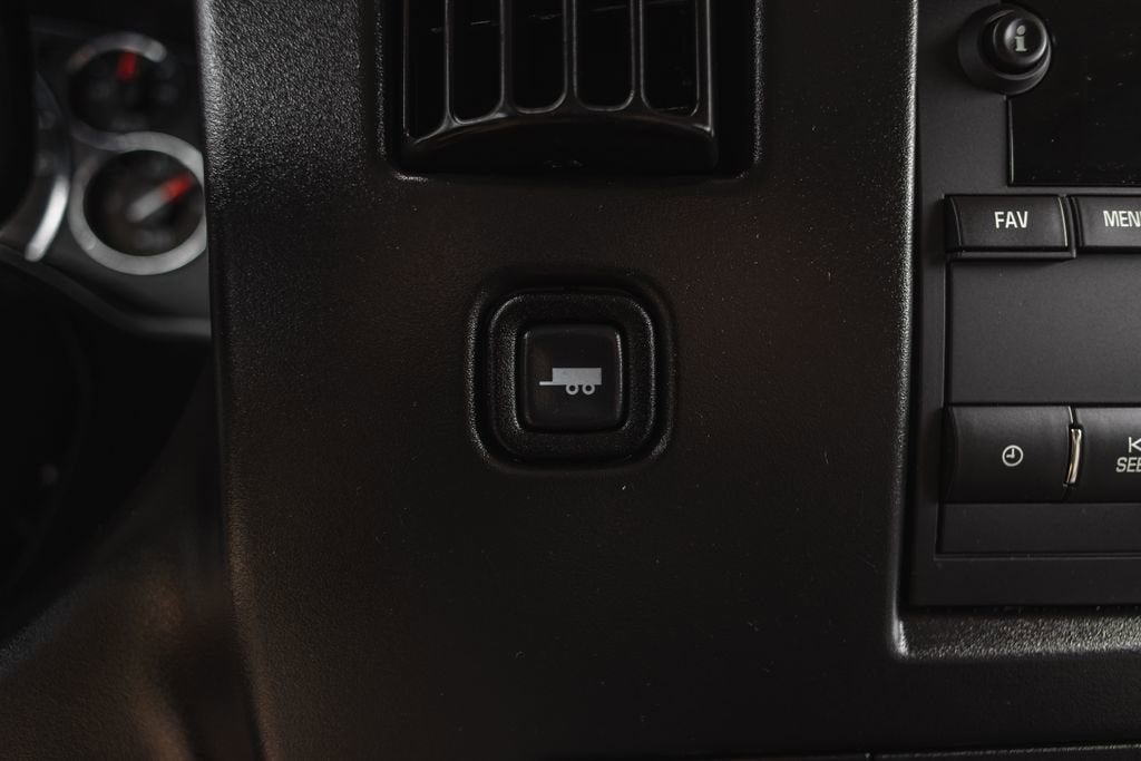 2025 Chevrolet Express Passenger 1LT