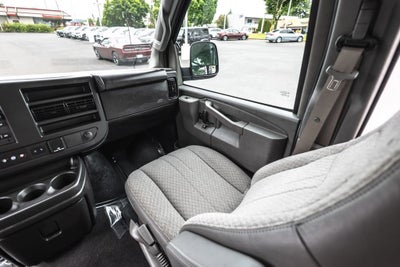 2025 Chevrolet Express Passenger 1LT
