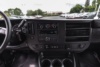 2025 Chevrolet Express Passenger 1LT