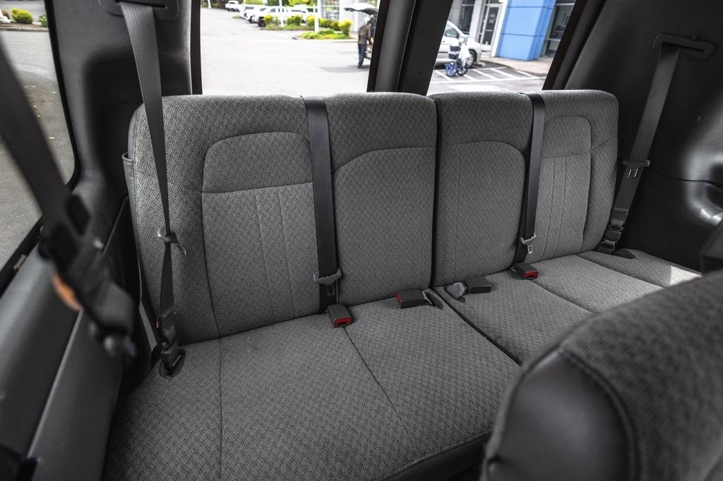 2025 Chevrolet Express Passenger 1LT