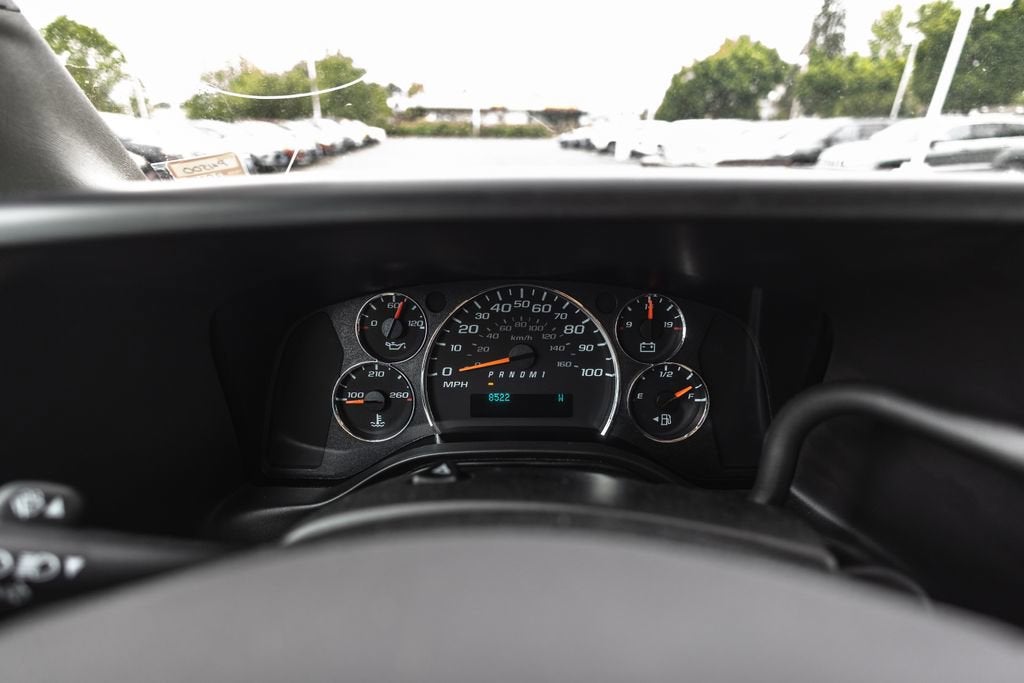 2025 Chevrolet Express Passenger 1LT