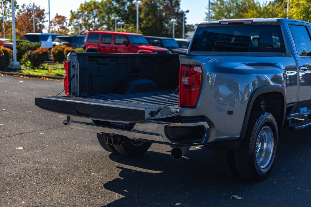 2025 Chevrolet Silverado 3500 HD LTZ DRW