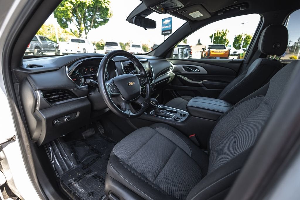 2022 Chevrolet Traverse LT Cloth