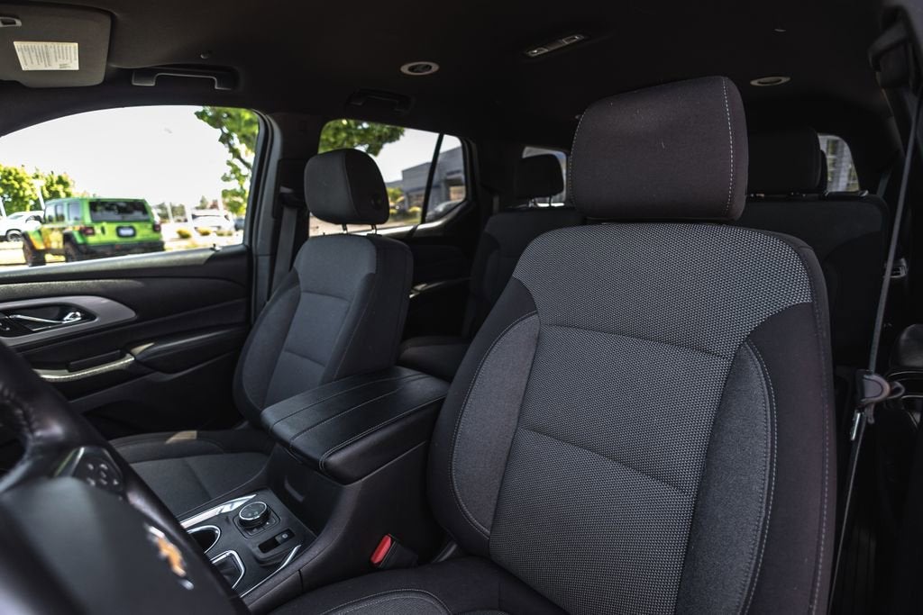2022 Chevrolet Traverse LT Cloth