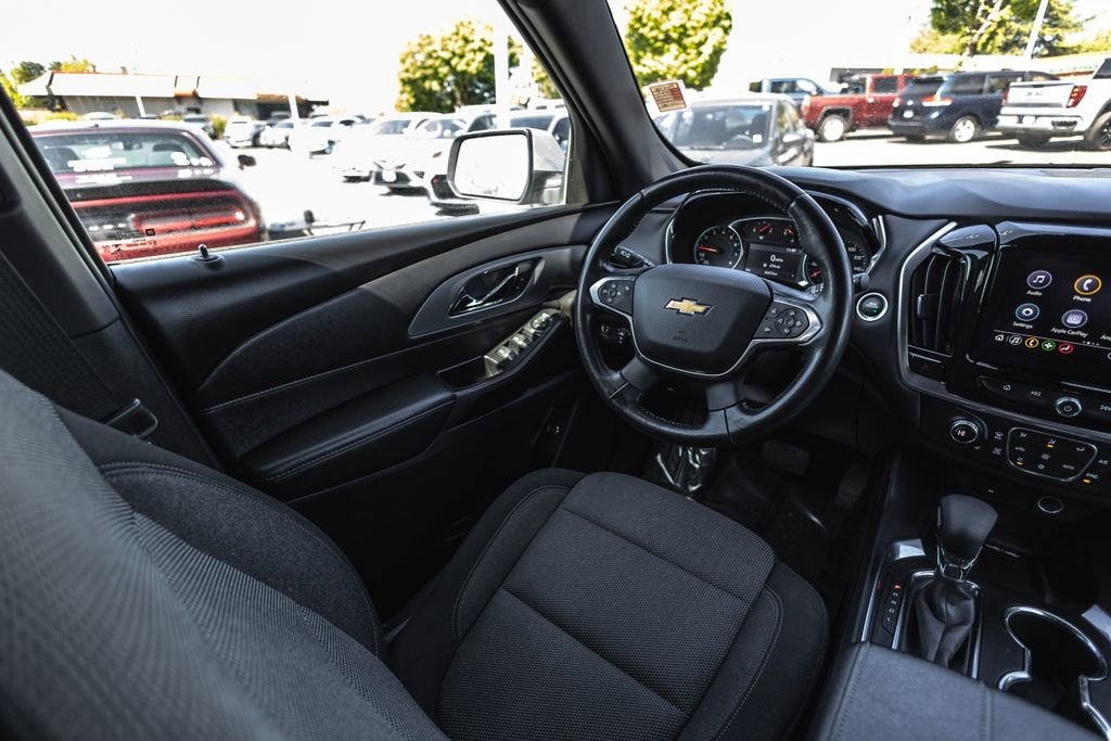 2022 Chevrolet Traverse LT Cloth