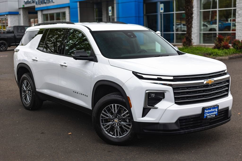 2025 Chevrolet Traverse LT