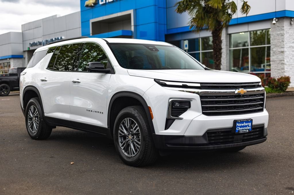 2025 Chevrolet Traverse LT