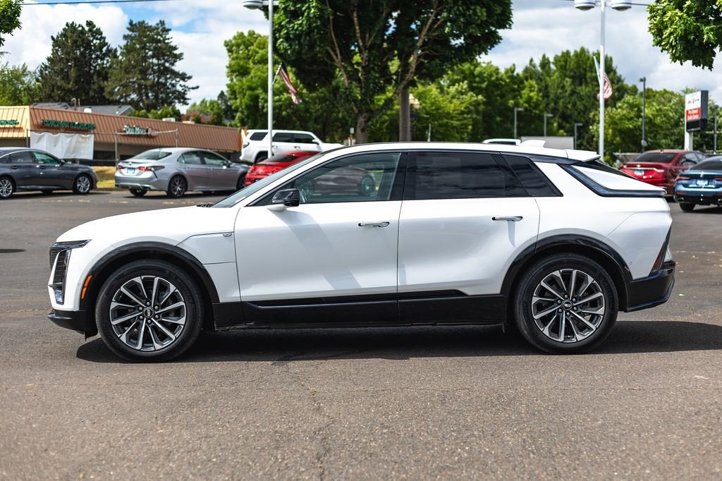 2024 Cadillac LYRIQ Sport 2