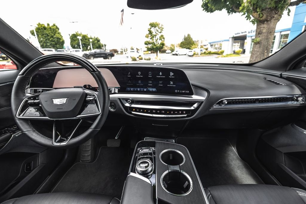 2024 Cadillac LYRIQ Sport 2