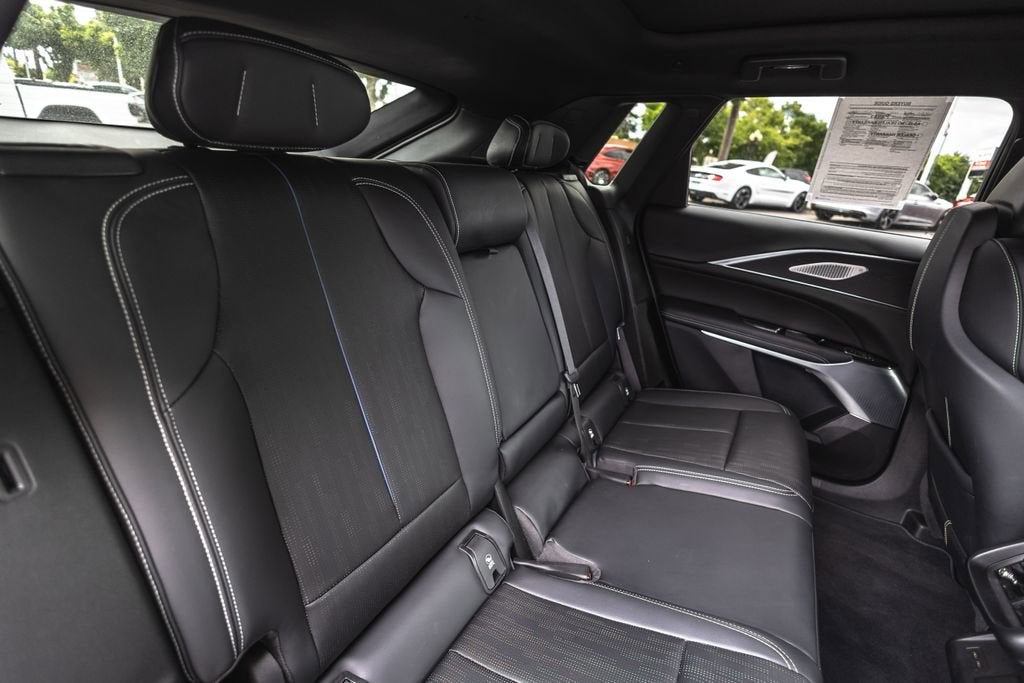 2024 Cadillac LYRIQ Sport 2
