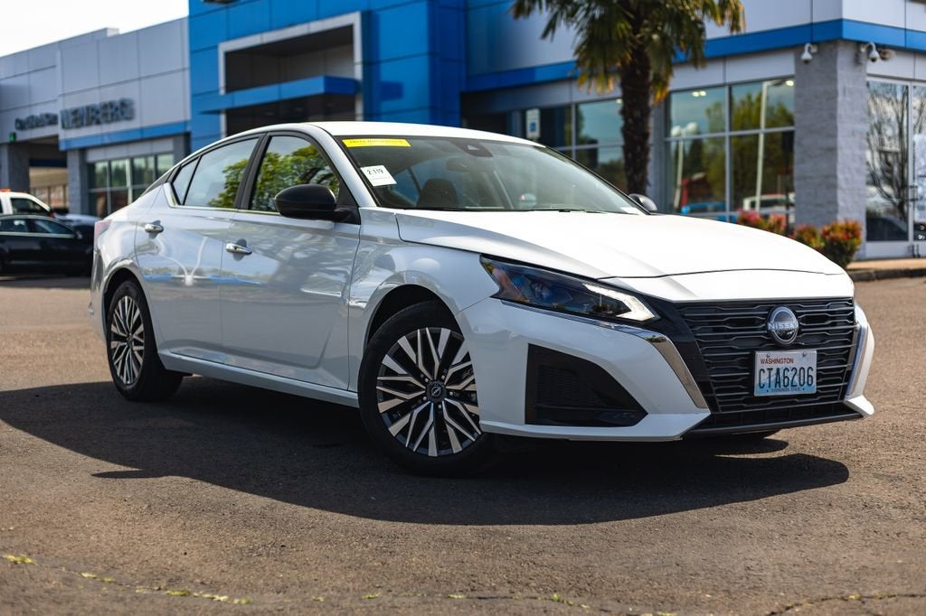 2025 Nissan Altima SV