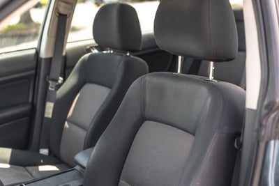 2005 Subaru Legacy Sedan (Natl) Base