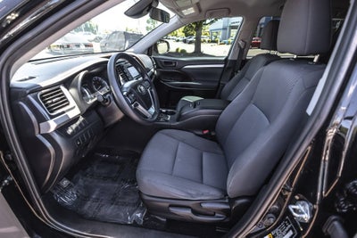 2019 Toyota Highlander LE