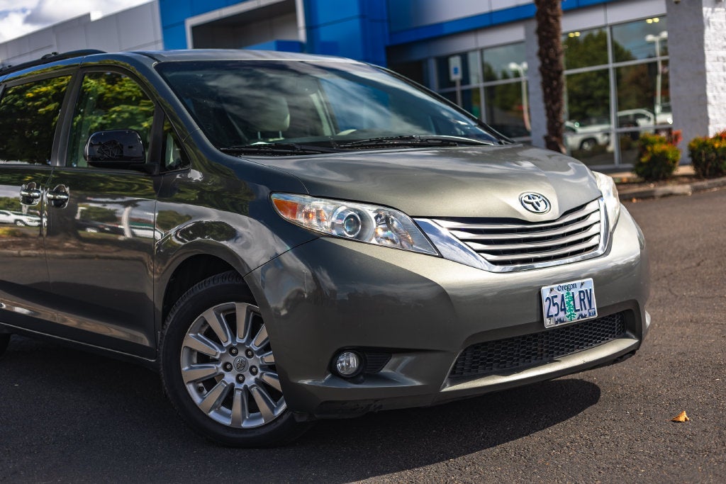 2011 Toyota Sienna XLE