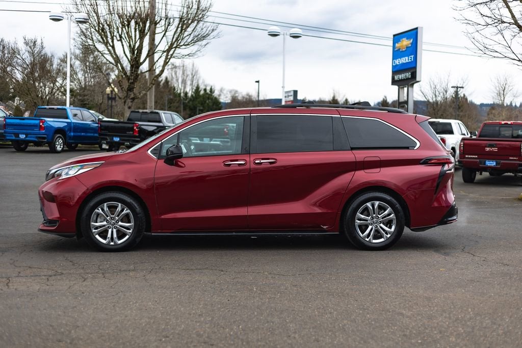 2022 Toyota Sienna XSE