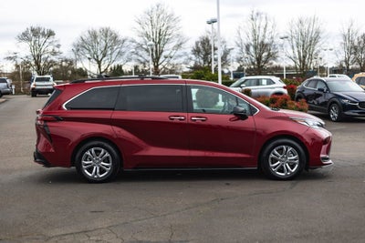 2022 Toyota Sienna XSE