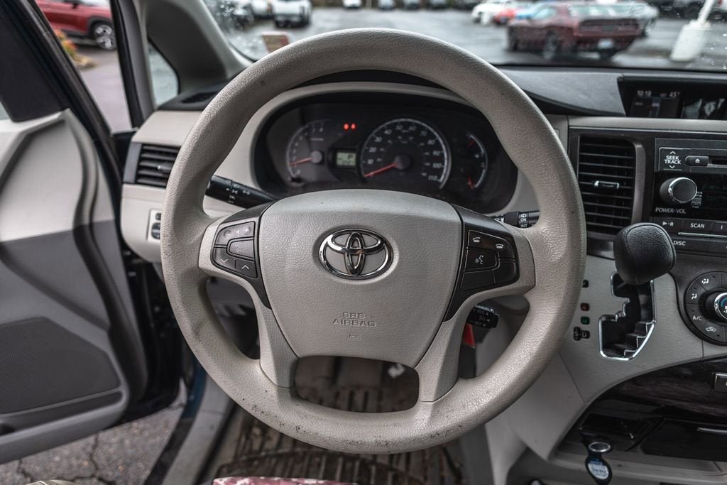 2012 Toyota Sienna LE AAS