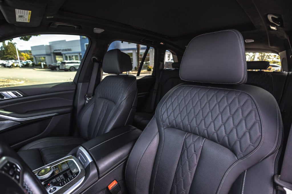 2025 BMW X5 M60i