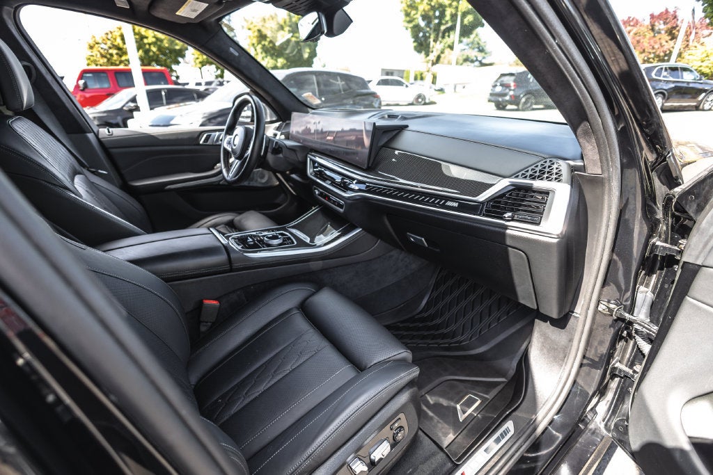 2025 BMW X5 M60i