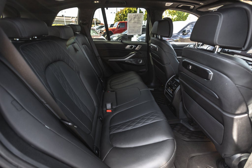 2025 BMW X5 M60i