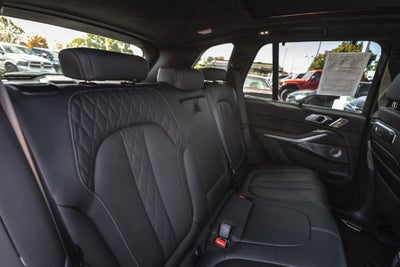2025 BMW X5 M60i