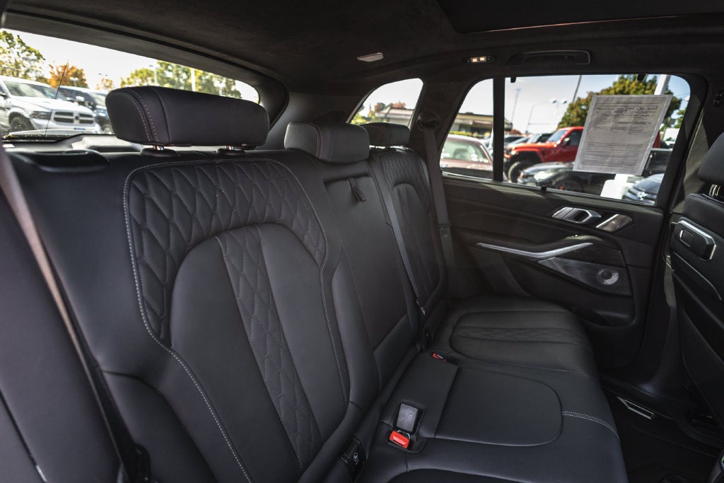 2025 BMW X5 M60i