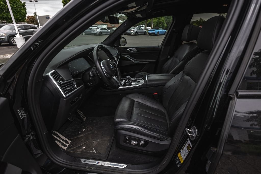 2021 BMW X7 M50i