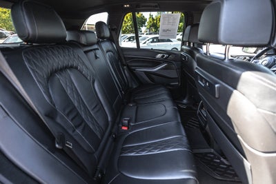 2022 BMW X5 M50i