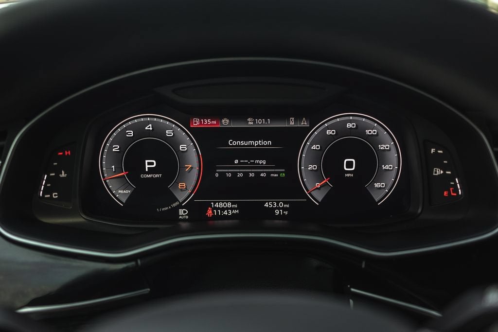 2025 Audi Q8 Premium Plus