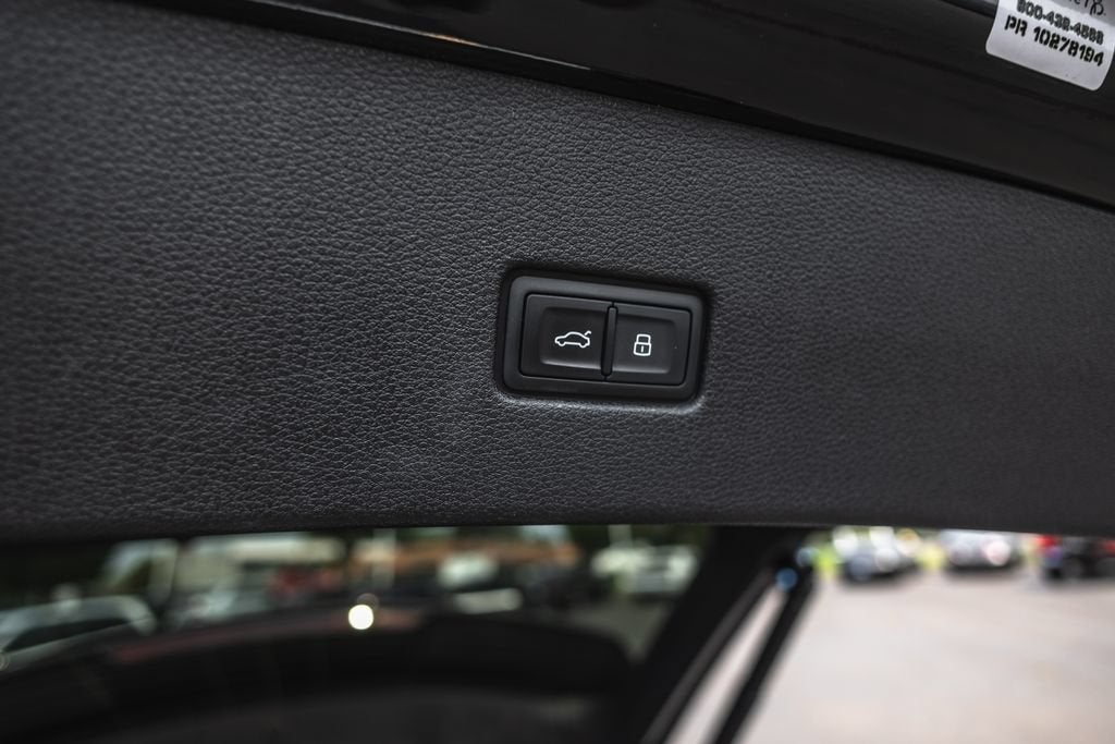 2025 Audi Q8 Premium Plus