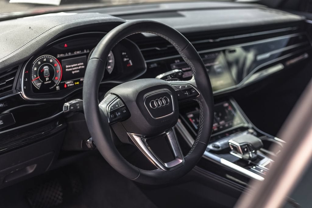 2025 Audi Q8 Premium Plus