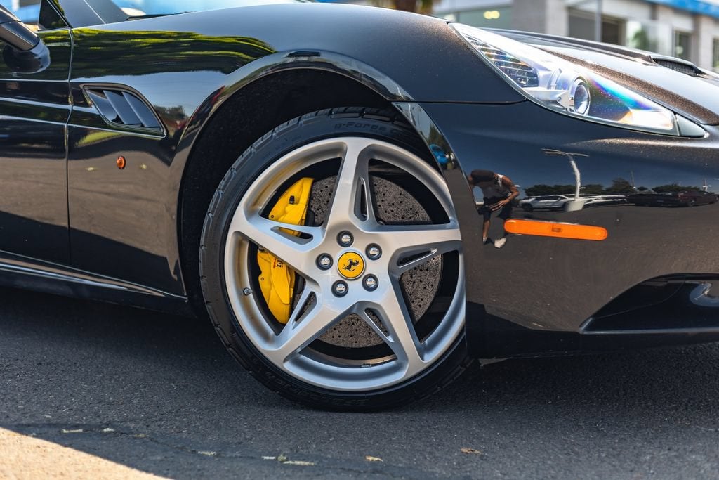 2010 Ferrari California Base