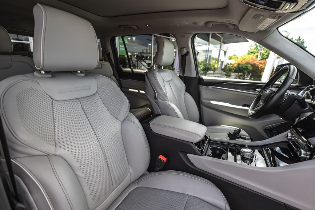 2021 Jeep Grand Cherokee L Overland 5.7L V8 HEMI