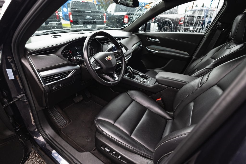 2023 Cadillac XT4 Premium Luxury