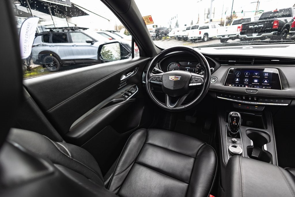 2023 Cadillac XT4 Premium Luxury
