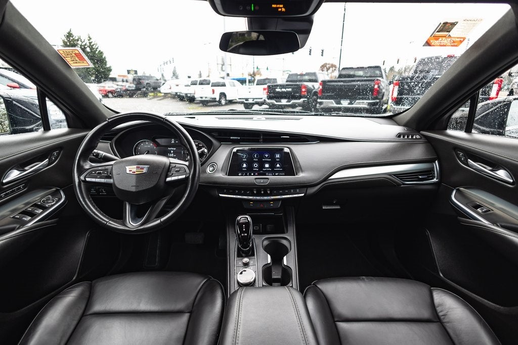 2023 Cadillac XT4 Premium Luxury