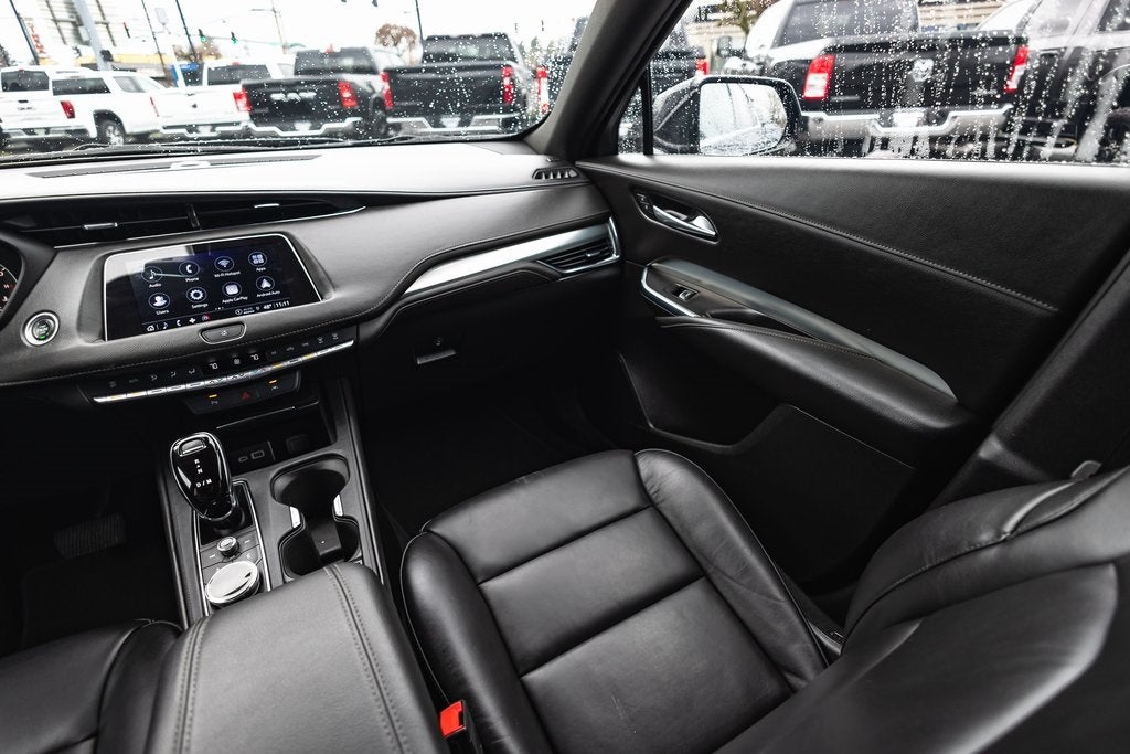 2023 Cadillac XT4 Premium Luxury