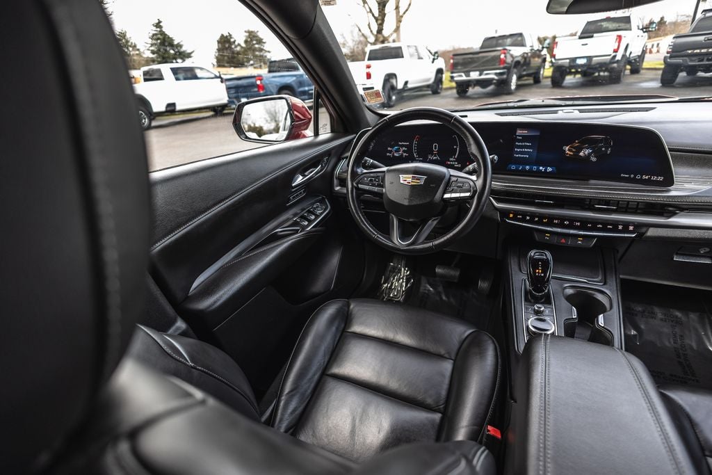 2024 Cadillac XT4 Premium Luxury