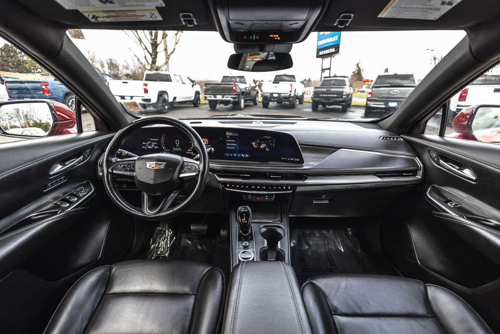 2024 Cadillac XT4 Premium Luxury