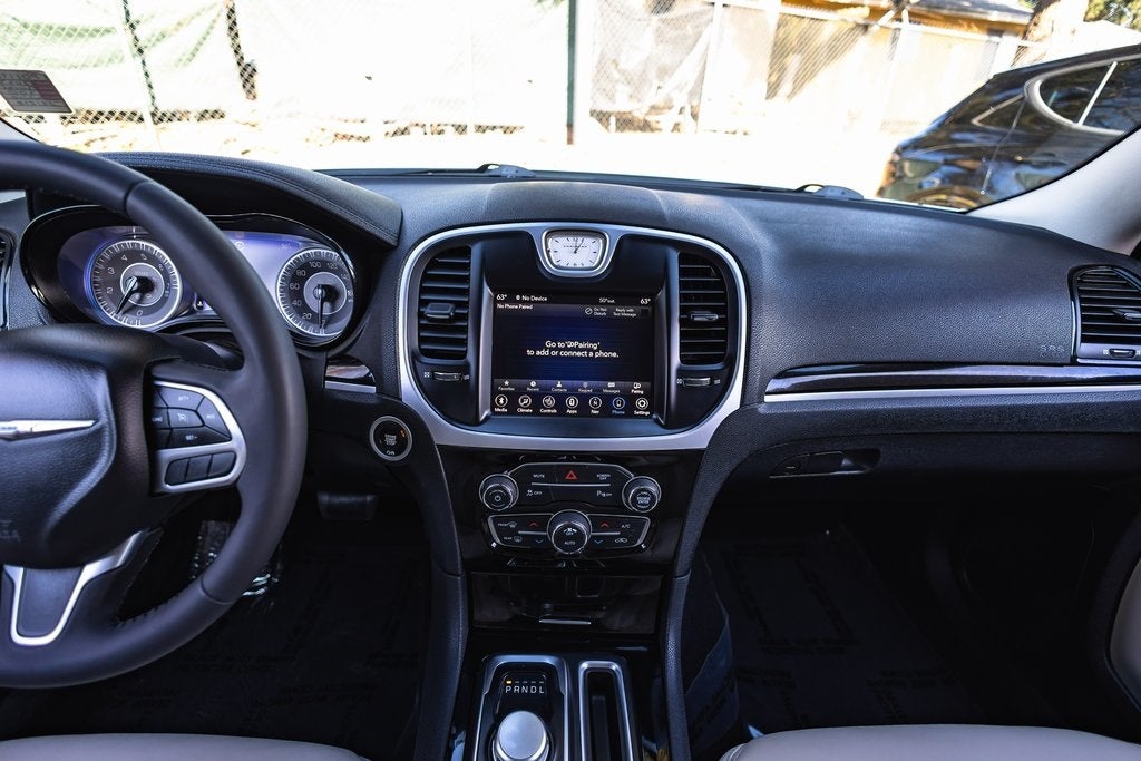 2023 Chrysler 300 Touring