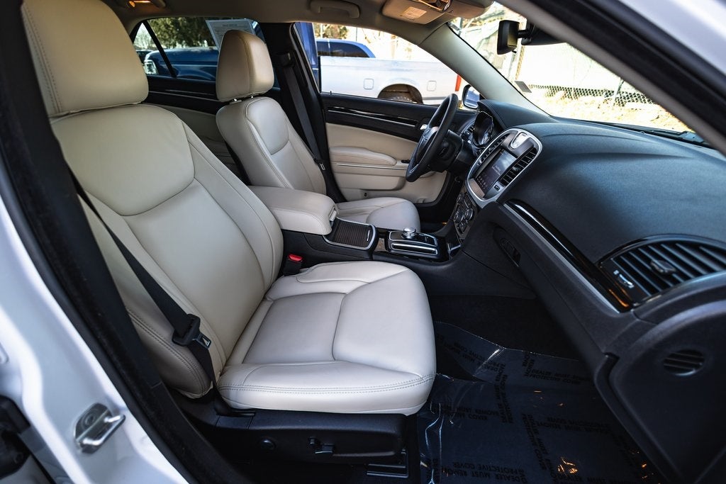 2023 Chrysler 300 Touring