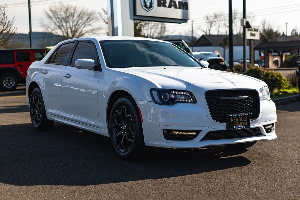 2023 Chrysler 300 Touring