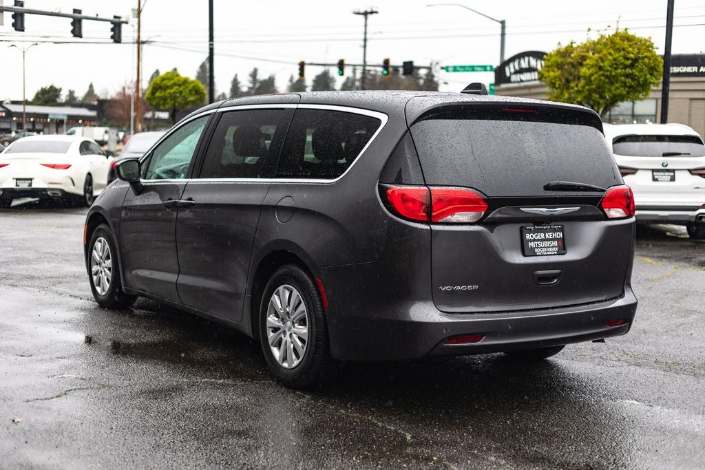 2020 Chrysler Voyager L