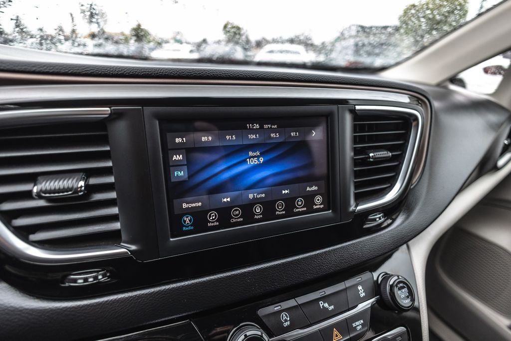 2020 Chrysler Voyager L